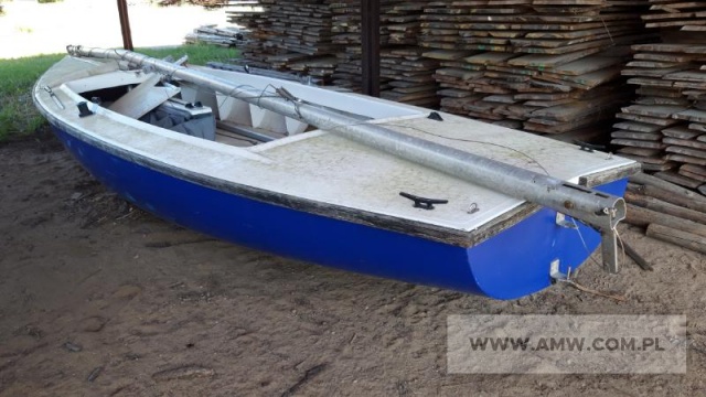 Jacht żaglowy OMEGA (złamany maszt) 